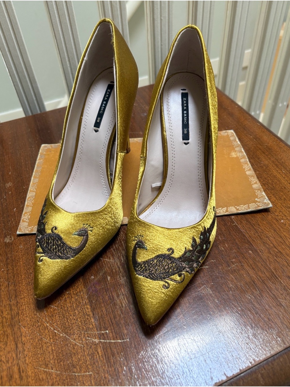 Zara Peacock Embroidered Satin Pumps – Chartreuse/Yellow – EU 38 / US 7.5
